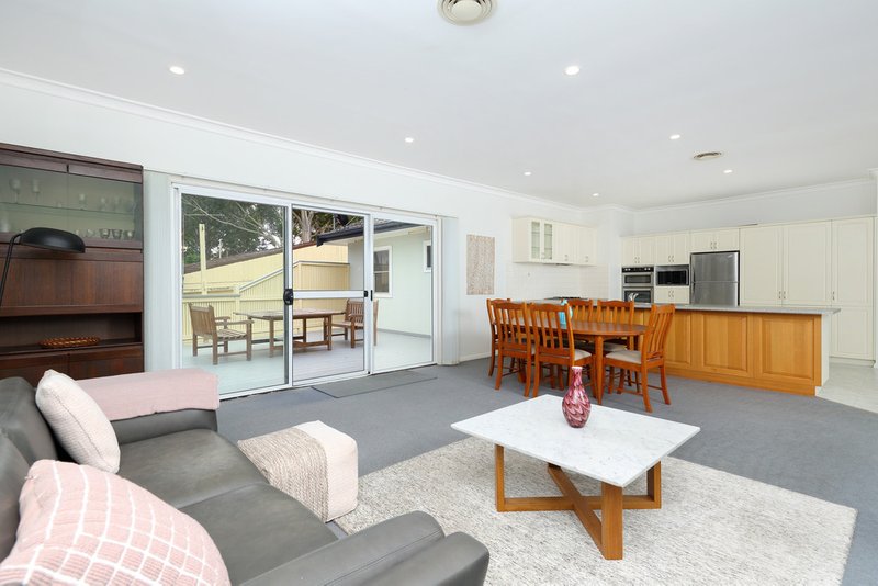 Photo - 57 Valentia Avenue, Lugarno NSW 2210 - Image 4