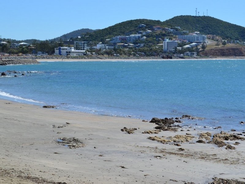 Photo - 57 Wattle Grove, Cooee Bay QLD 4703 - Image 7