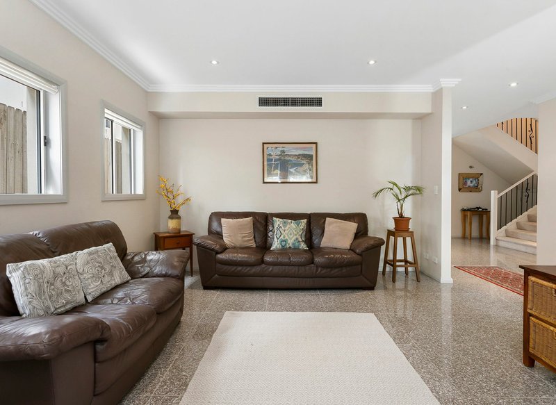 Photo - 57 Wattle Road, North Manly NSW 2100 - Image 8