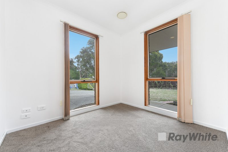 Photo - 57 Waverley Park Drive, Cranbourne North VIC 3977 - Image 10