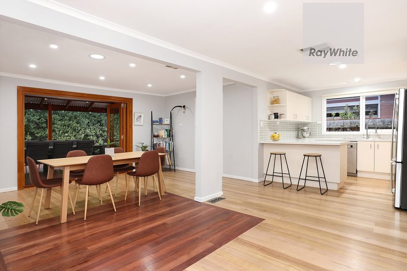 Photo - 57 Wolverton Drive, Gladstone Park VIC 3043 - Image 9