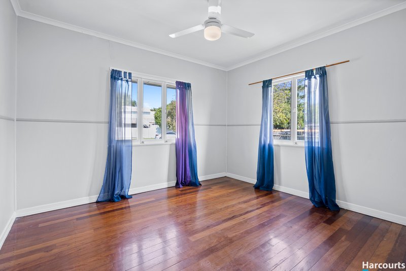 Photo - 57 Wondall Road, Wynnum West QLD 4178 - Image 9