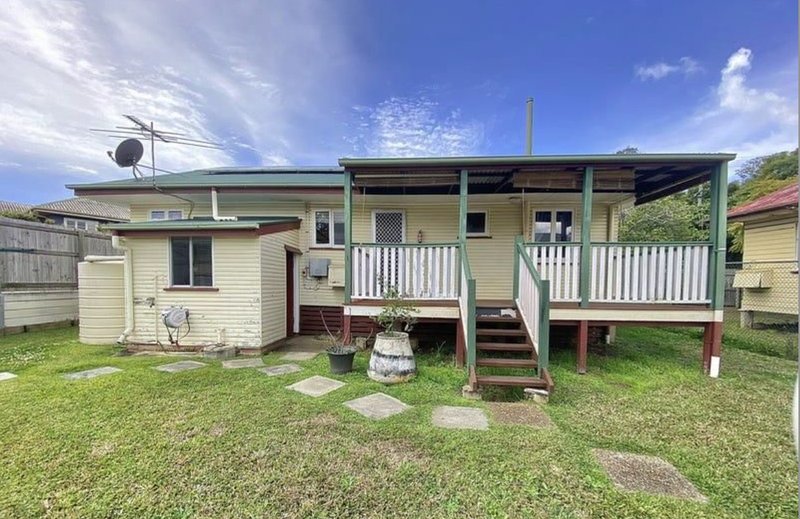 Photo - 57 Wondall Road, Wynnum West QLD 4178 - Image 12