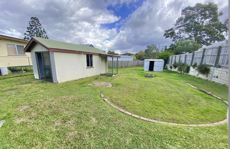 Photo - 57 Wondall Road, Wynnum West QLD 4178 - Image 13