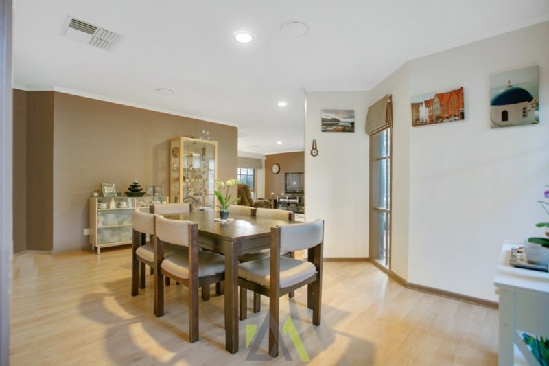 Photo - 57 Woodside Avenue, Frankston South VIC 3199 - Image 10