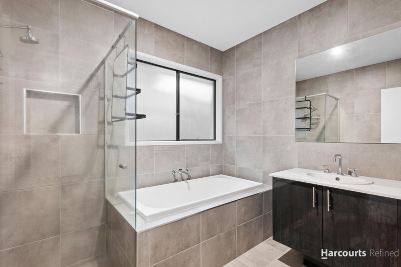 Photo - 57 Yellowstone Circuit, Yarrabilba QLD 4207 - Image 11