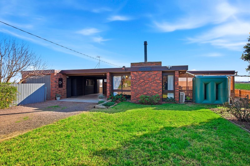 Photo - 570 Diggers Road, Werribee South VIC 3030 - Image 2