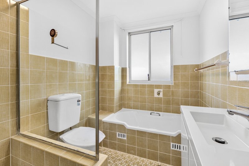 Photo - 5/70 Harbord Road, Freshwater NSW 2096 - Image 5