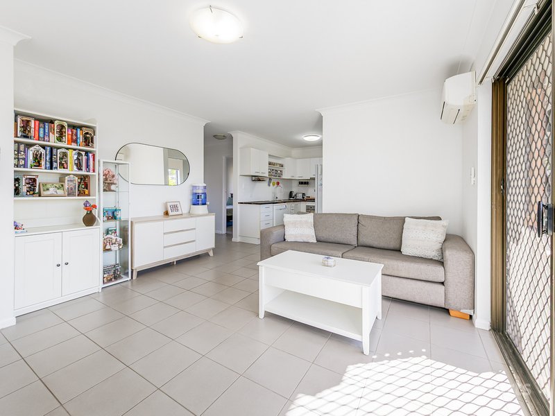 Photo - 5/70 Hilltop Avenue, Chermside QLD 4032 - Image 3