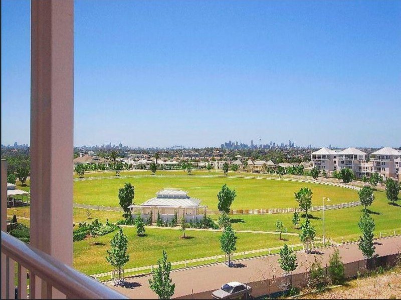 Photo - 57/2 Juniper Drive, Breakfast Point NSW 2137 - Image 1