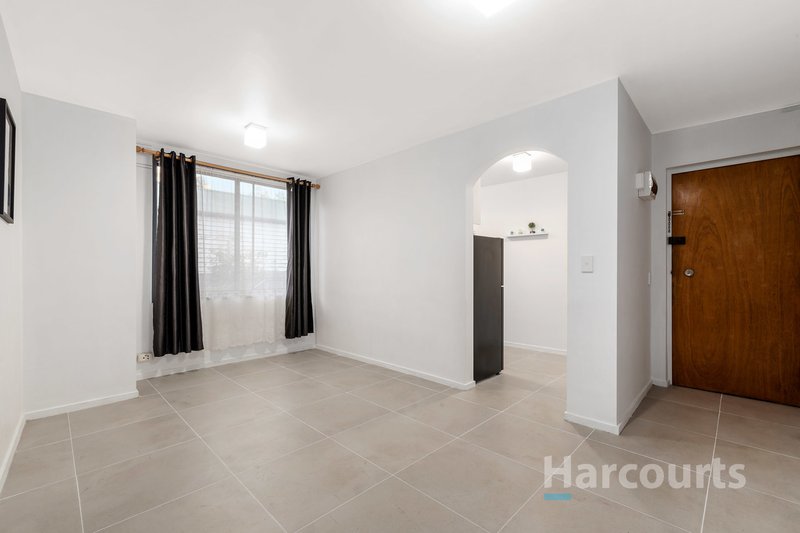 Photo - 5/74-76 Thames Street, Box Hill North VIC 3129 - Image 3