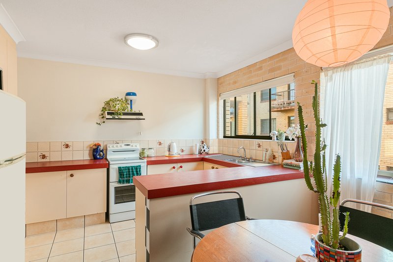Photo - 5/74 Coolangatta Road, Coolangatta QLD 4225 - Image 2
