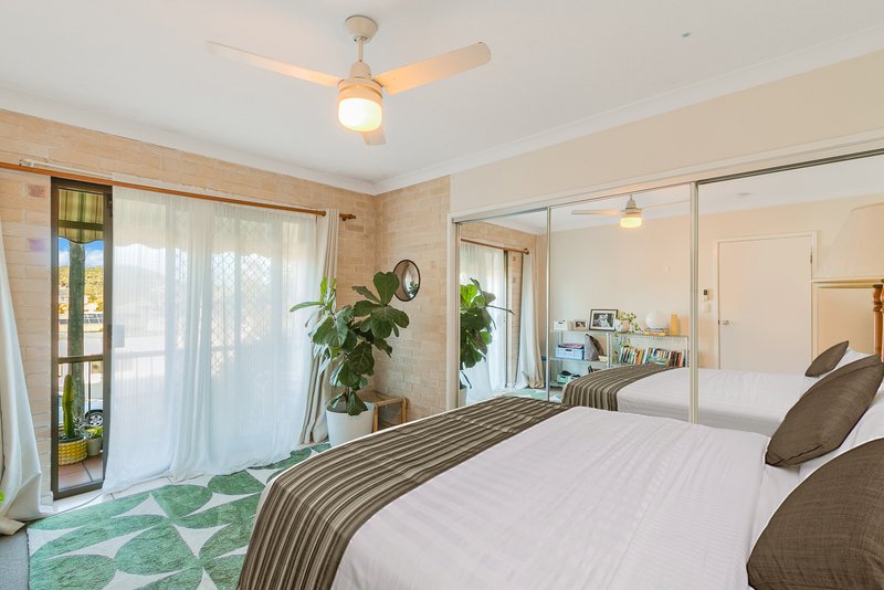 Photo - 5/74 Coolangatta Road, Coolangatta QLD 4225 - Image 4