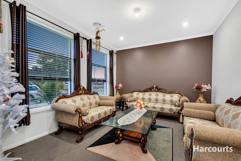 Photo - 574 Hume Drive, Fraser Rise VIC 3336 - Image 3