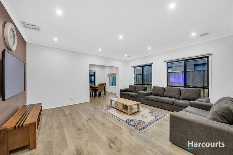 Photo - 574 Hume Drive, Fraser Rise VIC 3336 - Image 6