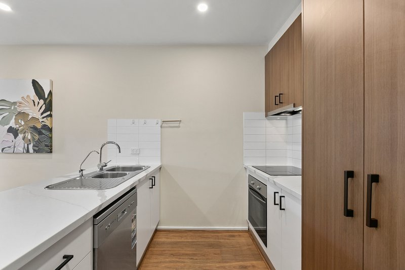 Photo - 5/755 Plenty Road, Reservoir VIC 3073 - Image 6