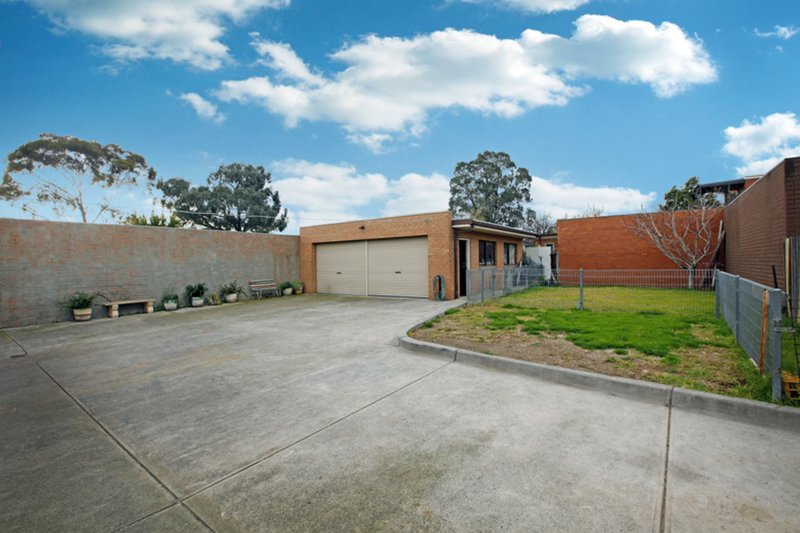 Photo - 576 Gilbert Road, Reservoir VIC 3073 - Image 7