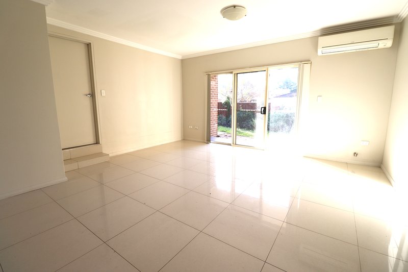 Photo - 5/76 Marshal Street, Bankstown NSW 2200 - Image 4