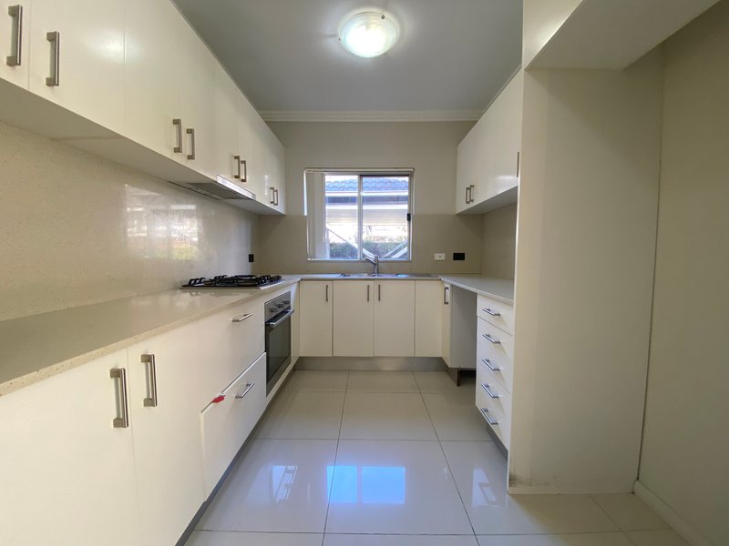 Photo - 5/76 Marshal Street, Bankstown NSW 2200 - Image 5