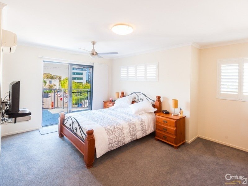 Photo - 5/77 Memorial Avenue, Maroochydore QLD 4558 - Image 5