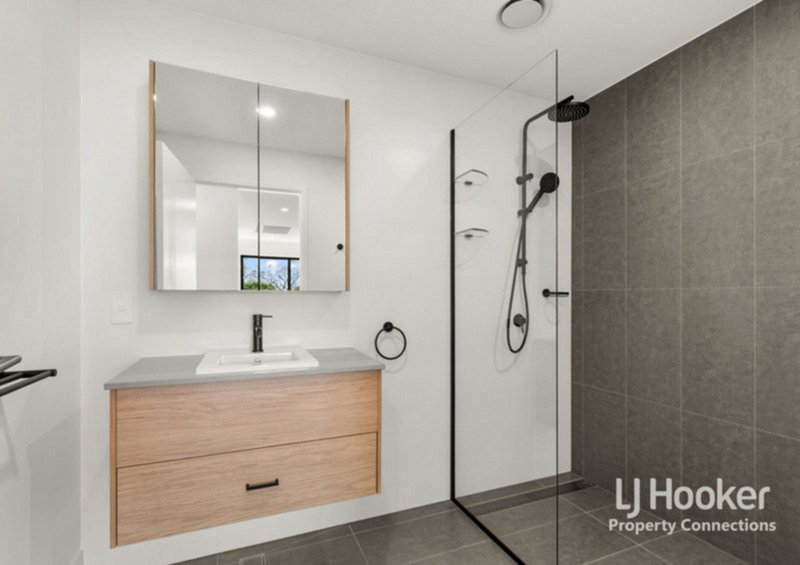 Photo - 5/79 Leitchs Road, Albany Creek QLD 4035 - Image 7