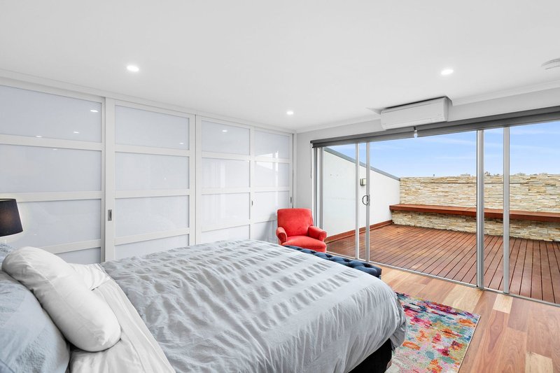 Photo - 5/79 Queenscliff Road, Queenscliff NSW 2096 - Image 7