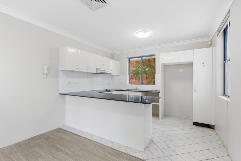 Photo - 5/8-18 Shaftesbury Street, Carlton NSW 2218 - Image 4