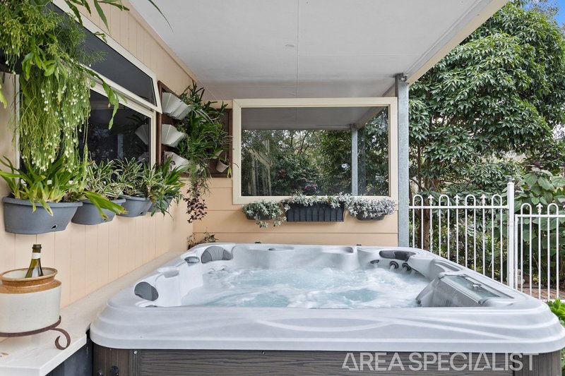 Photo - 58-60 Banool Crescent, Mount Eliza VIC 3930 - Image 4