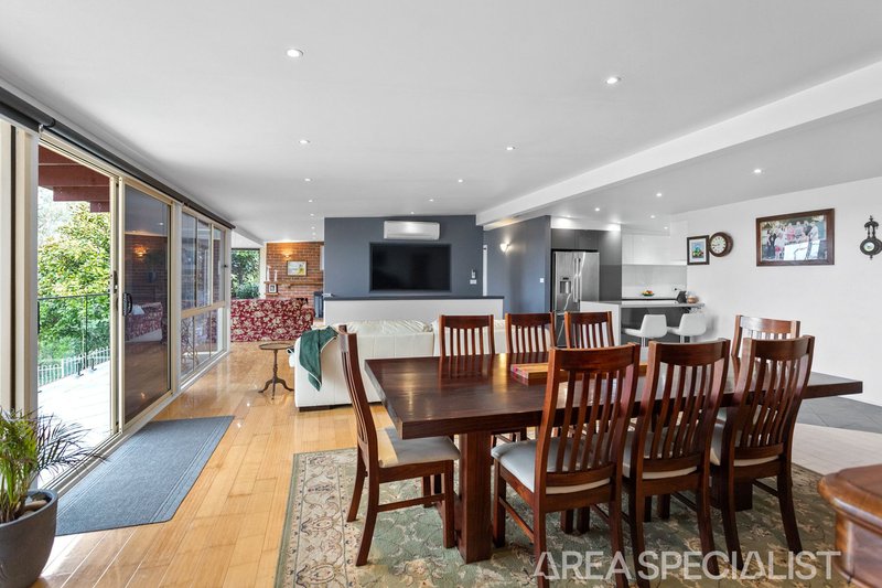 Photo - 58-60 Banool Crescent, Mount Eliza VIC 3930 - Image 10