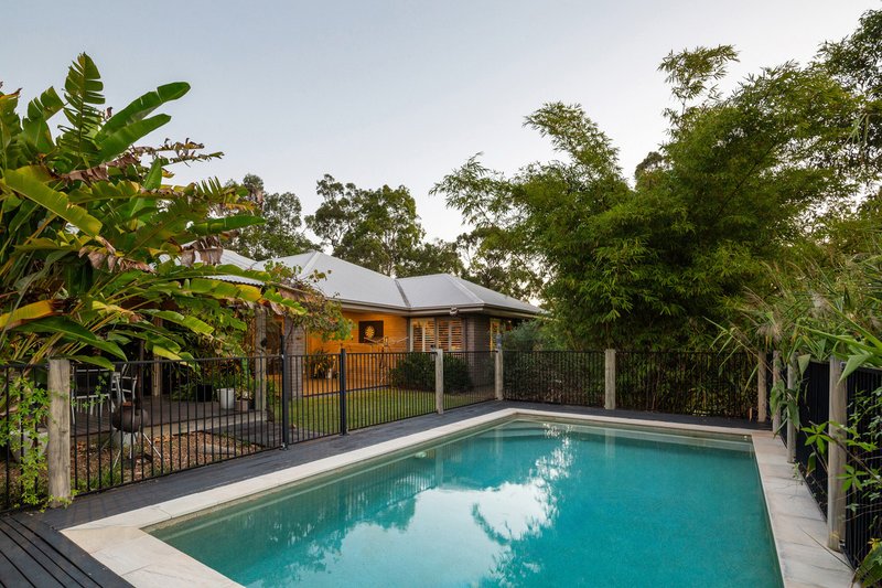 Photo - 58-60 Forest Ridge Drive, Bonogin QLD 4213 - Image 4