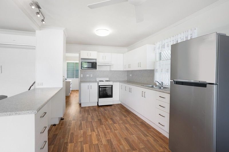 Photo - 58 Albert Street, The Range QLD 4700 - Image 3