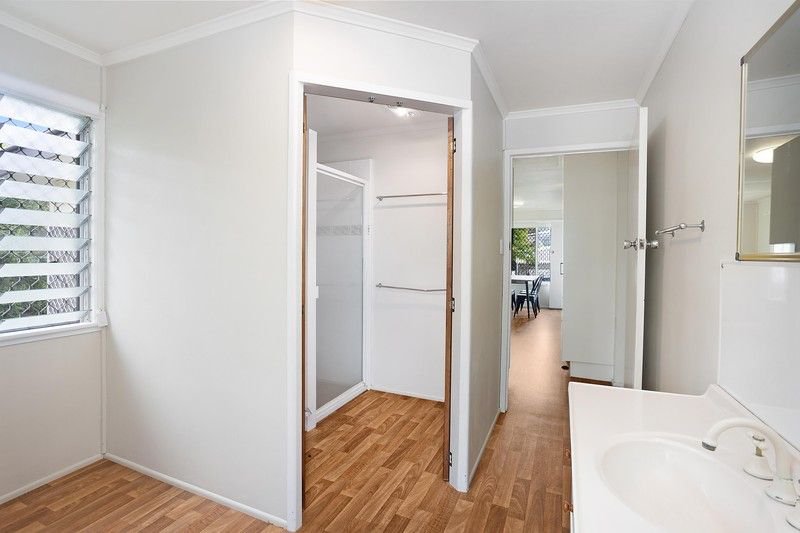 Photo - 58 Albert Street, The Range QLD 4700 - Image 4