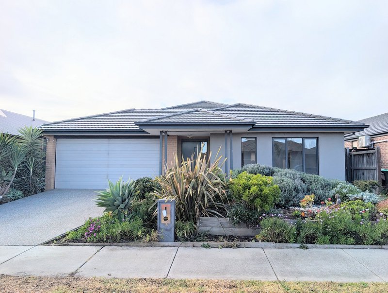 Photo - 58 Albion Crescent, Mickleham VIC 3064 - Image 1
