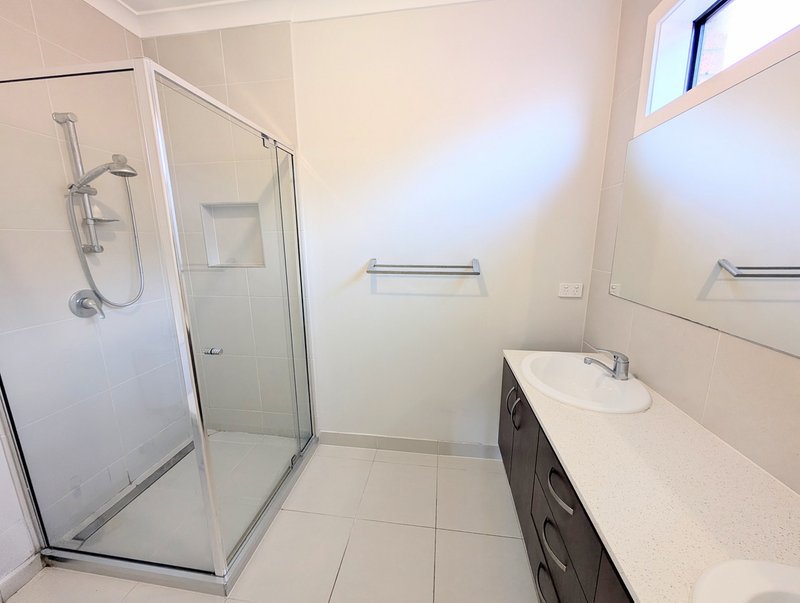 Photo - 58 Albion Crescent, Mickleham VIC 3064 - Image 6