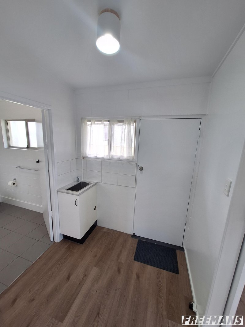 Photo - 5/8 Alfred Street, Nanango QLD 4615 - Image 6