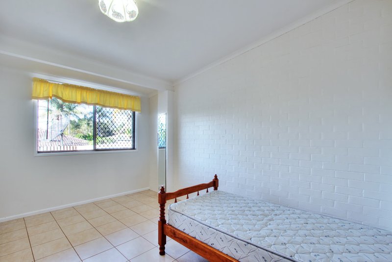 Photo - 58 Altandi Street, Sunnybank QLD 4109 - Image 4