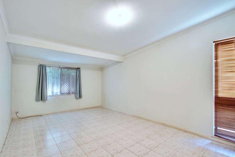 Photo - 58 Altandi Street, Sunnybank QLD 4109 - Image 5