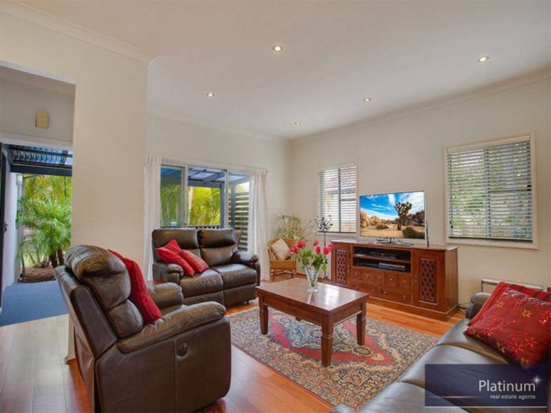 Photo - 58 Amourin Street, North Manly NSW 2100 - Image 2