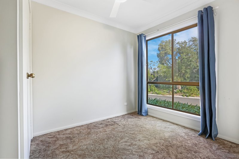 Photo - 58 Angophora Crescent, Kanahooka NSW 2530 - Image 7