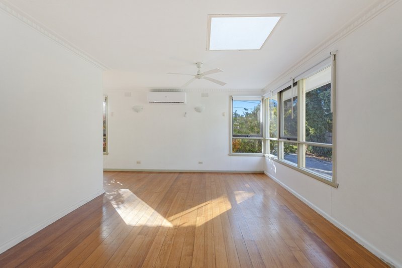 Photo - 58 Arbroath Road, Wantirna South VIC 3152 - Image 2