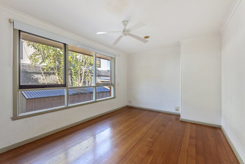 Photo - 58 Arbroath Road, Wantirna South VIC 3152 - Image 4