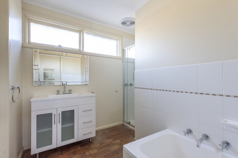 Photo - 58 Arbroath Road, Wantirna South VIC 3152 - Image 5
