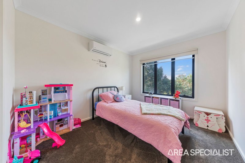 Photo - 58 Armidale Drive, Pakenham VIC 3810 - Image 13