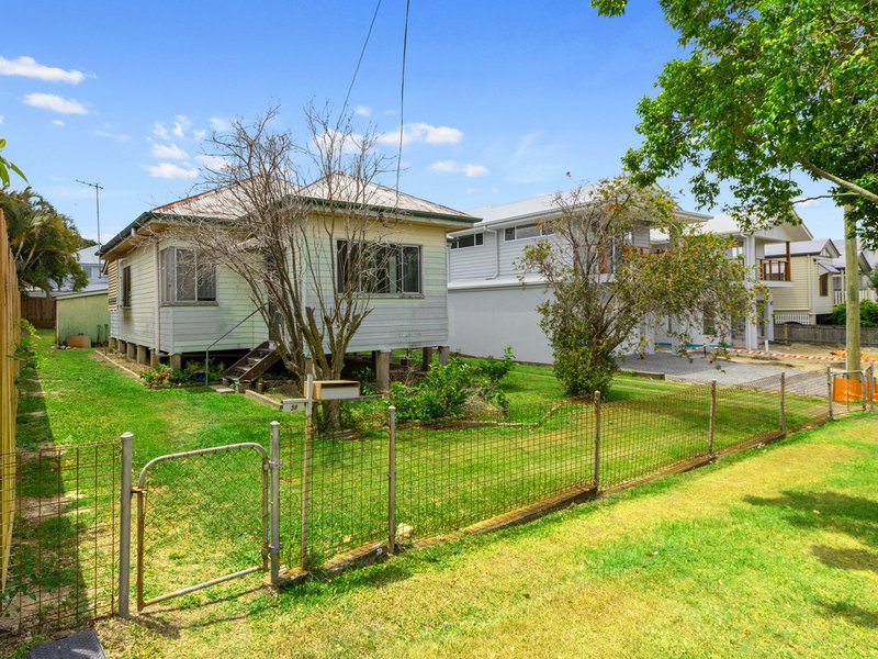 Photo - 58 Armstrong Road, Cannon Hill QLD 4170 - Image 4