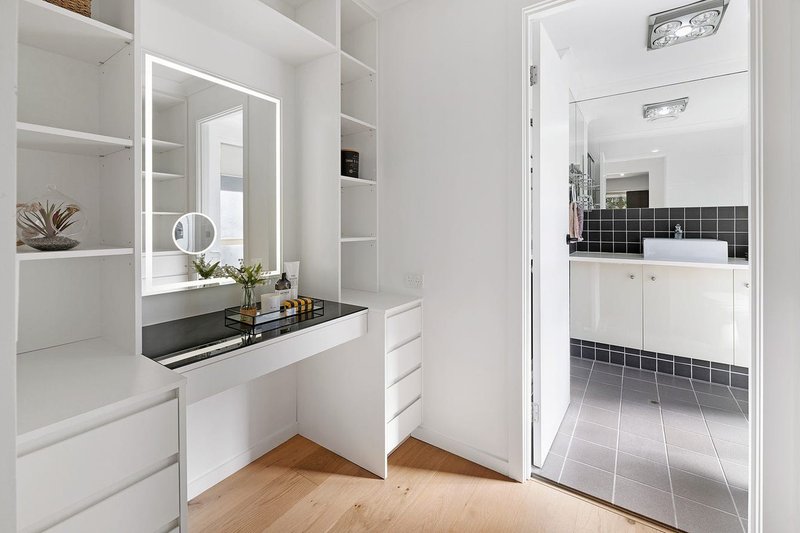 Photo - 58 Arnold Palmer Drive, Parkwood QLD 4214 - Image 14