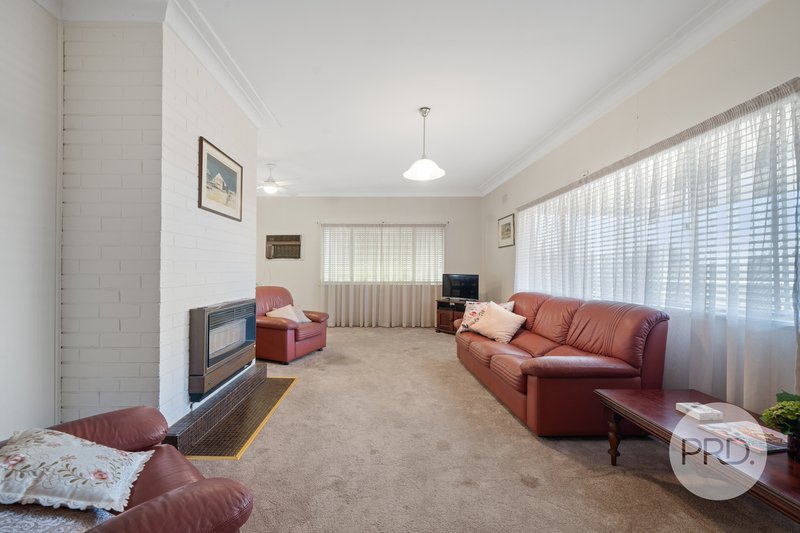 Photo - 58 Ashmont Avenue, Ashmont NSW 2650 - Image 6