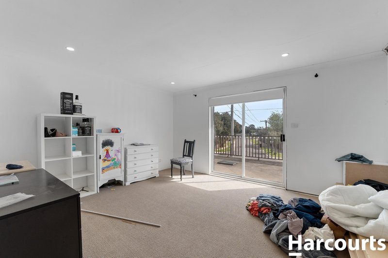 Photo - 58 Baggott Drive, Hoppers Crossing VIC 3029 - Image 4