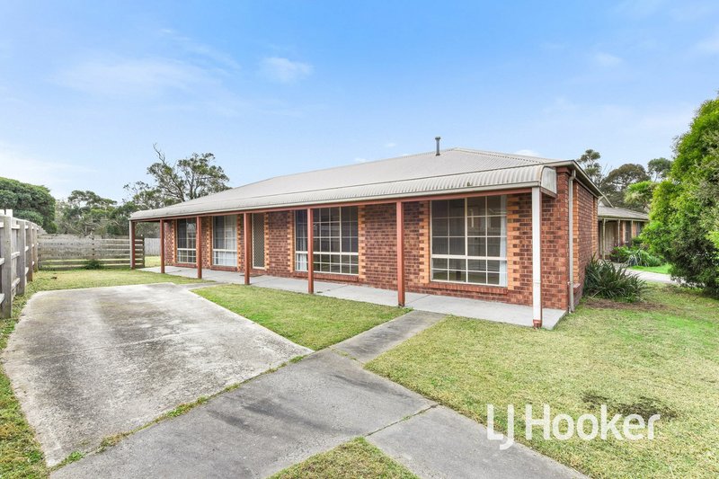 Photo - 58 Balmoral Way, Pakenham VIC 3810 - Image 1