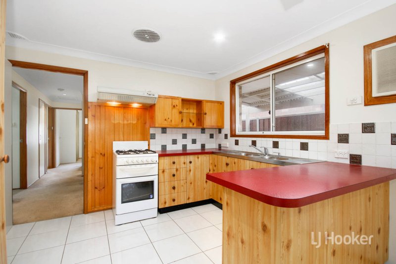 Photo - 58 Barnard Crescent, Oakhurst NSW 2761 - Image 4