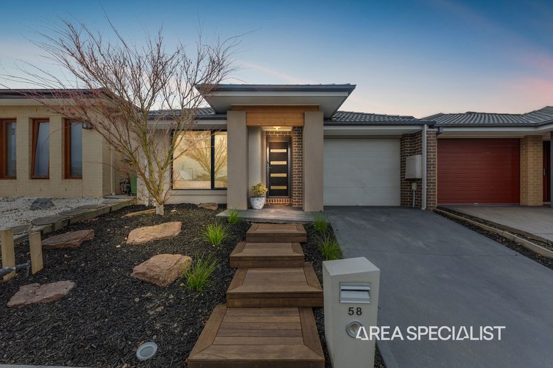 Photo - 58 Belmont Crescent, Pakenham VIC 3810 - Image 2